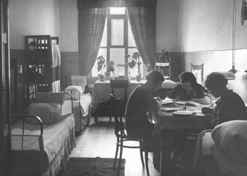 В студенческом общежитии. 1930-х гг.