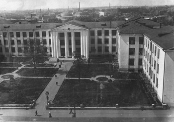Здание Текстильного института. 1950-х гг.